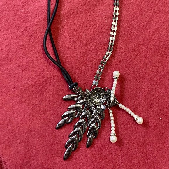 Unusual necklace silver/black/pearls/ - Picture 1 of 3
